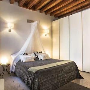 Terrazzina - Romantic Pied A Terre At The Heart Of Cannaregio District Appartamento